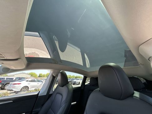 Used 2024 Tesla Model Y Long Range AWD/4WD image 19