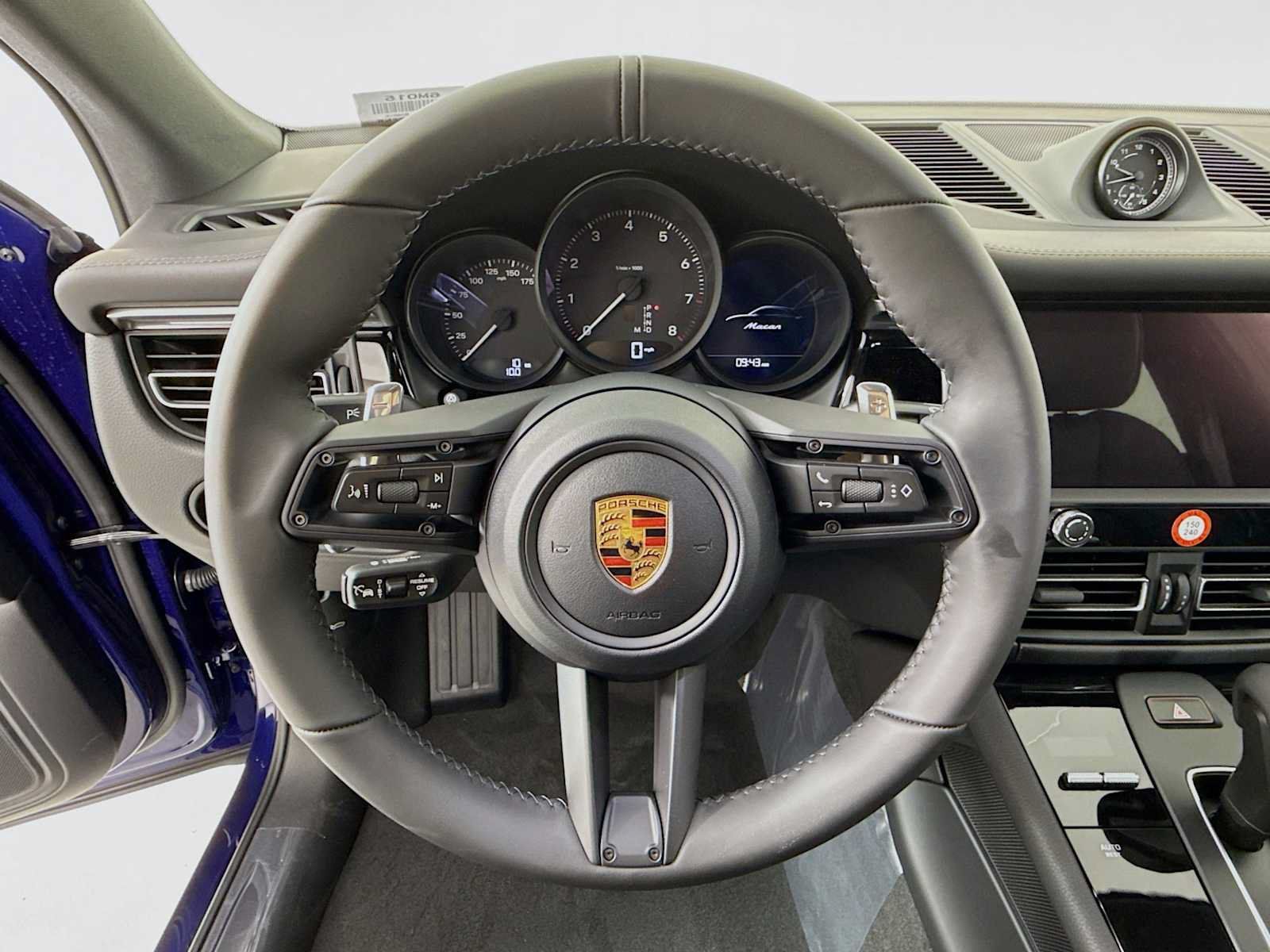 Used 2026 Porsche Macan AWD/4WD image 15