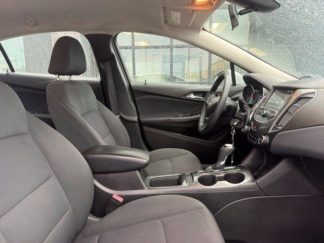 Used 2018 Chevrolet Cruze LT w/ LT Fleet Convenience Package FWD image 10