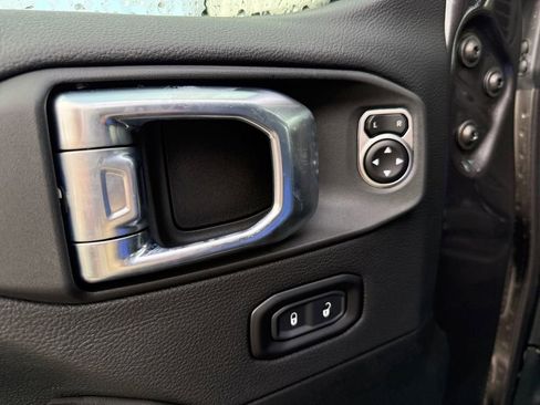 New 2026 Jeep Wrangler Unlimited Sahara AWD/4WD image 11