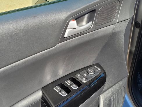 Used 2021 Kia Sportage EX image 12