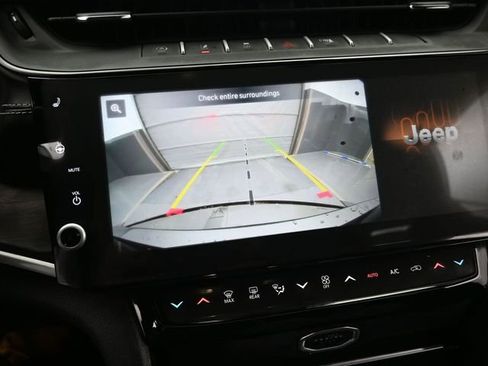New 2026 Jeep Grand Cherokee L 4WD image 37