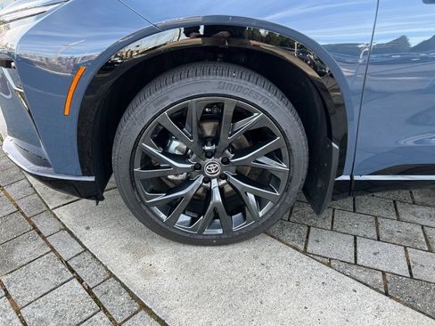 New 2025 Toyota Crown Signia Limited image 10