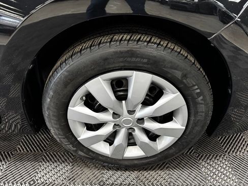Used 2016 Toyota Corolla LE FWD image 18