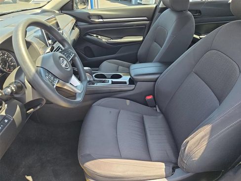 Used 2023 Nissan Altima 2.5 SV FWD image 11