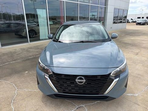 Used 2024 Nissan Sentra SV image 6