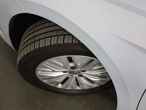 Used 2019 Volkswagen Jetta FWD image 38