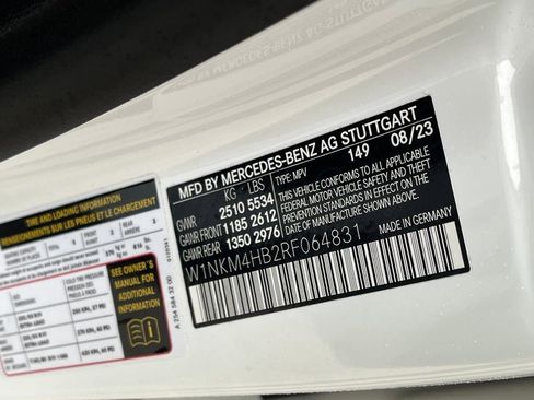 Used 2024 Mercedes-Benz GLC 300 4MATIC image 29