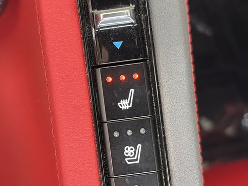 Used 2023 Chevrolet Corvette Stingray Preferred Conv w/ Battery Protection Package RWD image 23