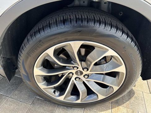 Certified 2025 Lincoln Aviator Premiere image 39