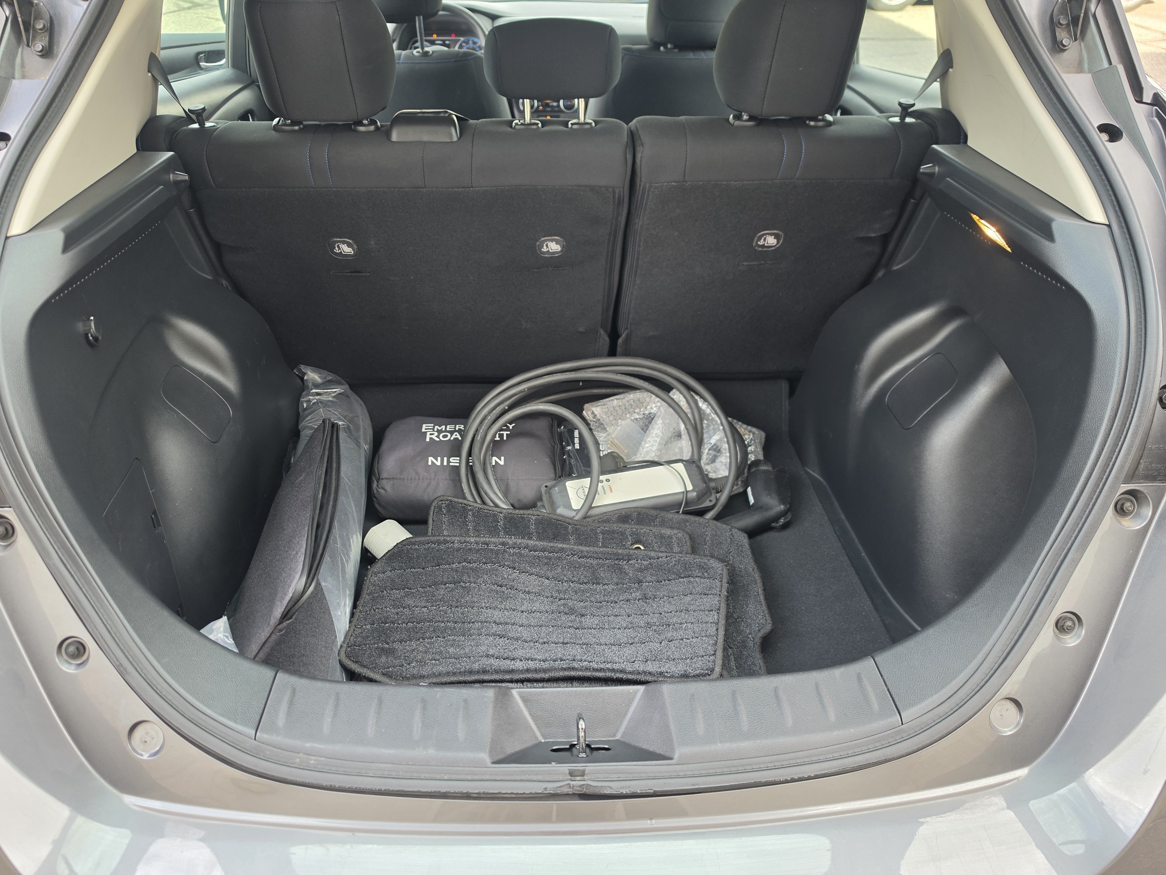 Used 2025 Nissan Leaf S FWD image 20