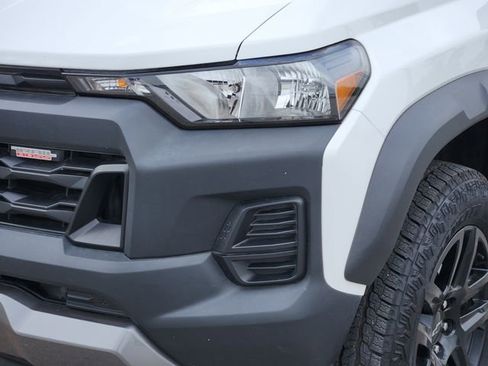 Used 2023 Chevrolet Colorado Trail Boss w/ Technology Package AWD/4WD image 10