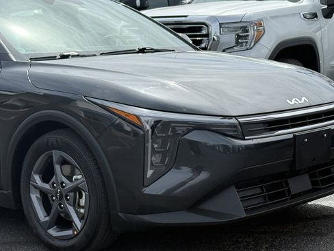 Used 2025 Kia K4 LXS image 2