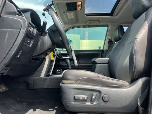 Used 2016 Toyota 4Runner SR5 Premium AWD/4WD image 27