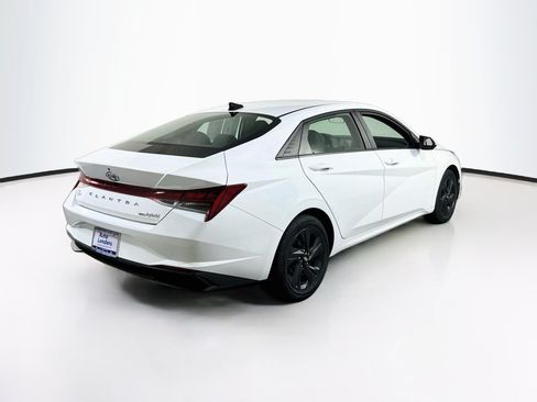 Used 2022 Hyundai Elantra Blue FWD image 5