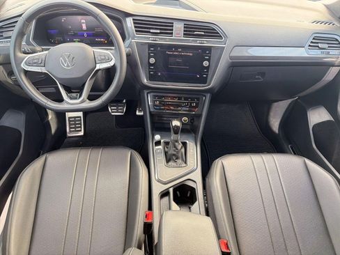 Used 2023 Volkswagen Tiguan SE R-Line image 14