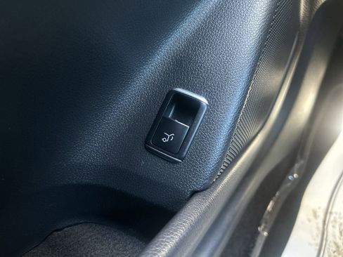 Used 2020 Mercedes-Benz GLA 250 4MATIC image 24