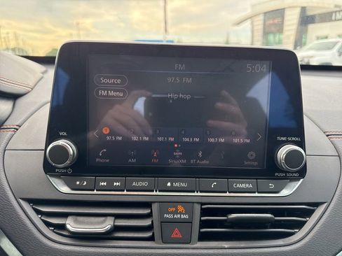 Used 2019 Nissan Altima 2.5 SR FWD image 18