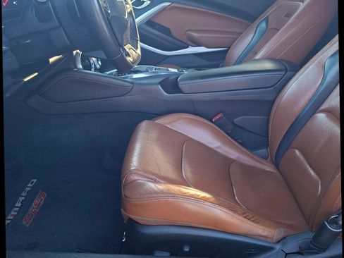 Used 2016 Chevrolet Camaro SS RWD image 7