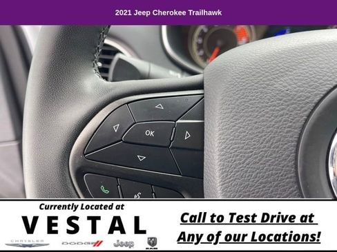 Used 2021 Jeep Cherokee Trailhawk image 17