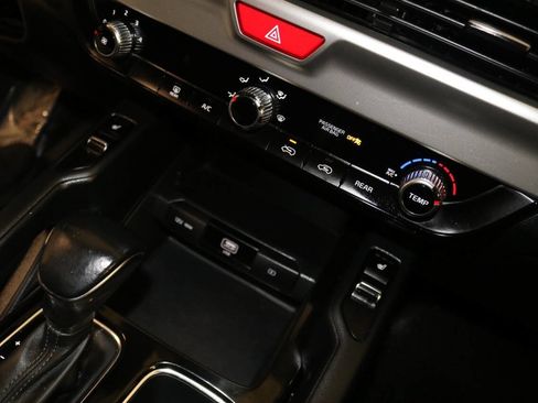Used 2020 Kia Telluride S FWD image 29