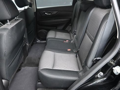 Used 2018 Nissan Rogue SV w/ Premium Package image 29