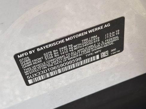 Certified 2025 BMW X4 xDrive30i AWD/4WD image 37