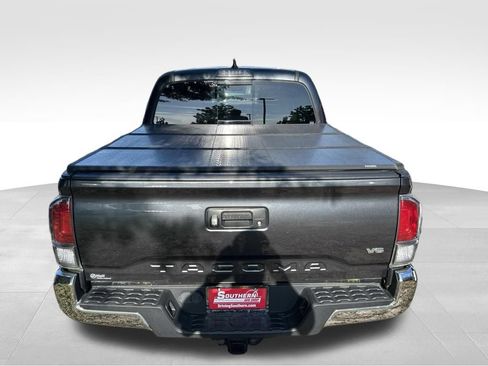 Used 2021 Toyota Tacoma TRD Off-Road AWD/4WD image 5