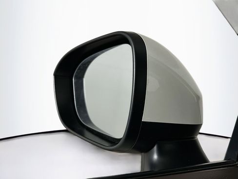 Used 2023 Nissan Rogue SV image 16