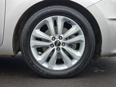 Used 2015 Kia Sedona SX Limited image 9