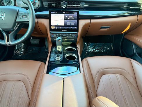 Used 2021 Maserati Quattroporte S image 19