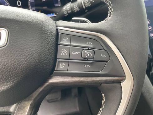Used 2024 Jeep Grand Cherokee L Limited w/ Luxury Tech Group II AWD/4WD image 33