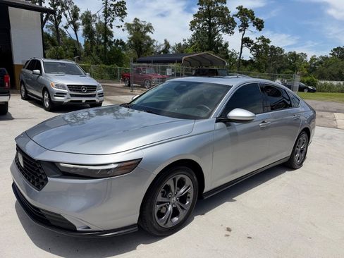 Used 2024 Honda Accord EX image 2