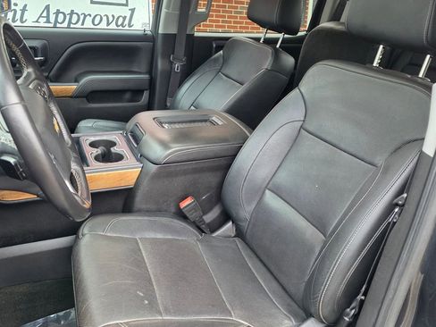 Used 2018 Chevrolet Silverado 1500 LTZ w/ Sport Package AWD/4WD image 13