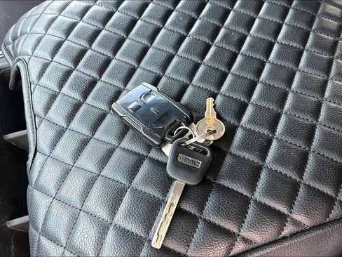 Used 2015 GMC Sierra 2500 SLE RWD image 32