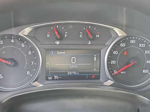 Used 2024 GMC Terrain SLE w/ Driver Convenience Package FWD image 5