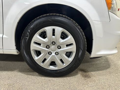 Used 2019 Dodge Grand Caravan SE image 53