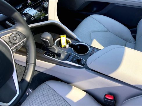 Used 2023 Toyota Camry XLE w/ Navigation Package FWD image 17