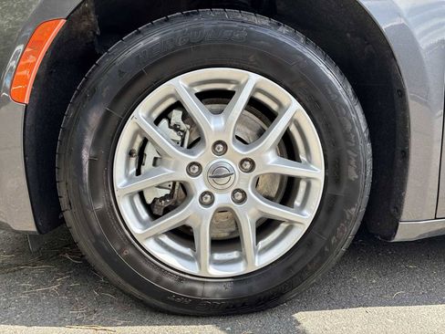 Certified 2023 Chrysler Voyager LX FWD image 18