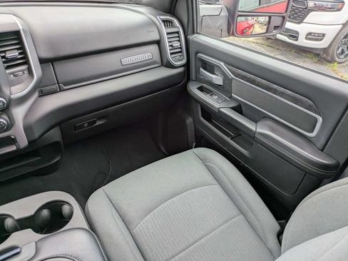 Used 2024 RAM 2500 Big Horn w/ Bed Utility Group AWD/4WD image 17