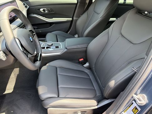 Used 2026 BMW 330i Sedan w/ Premium Package RWD image 17