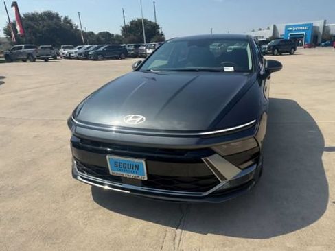 Used 2025 Hyundai Sonata SE FWD image 3