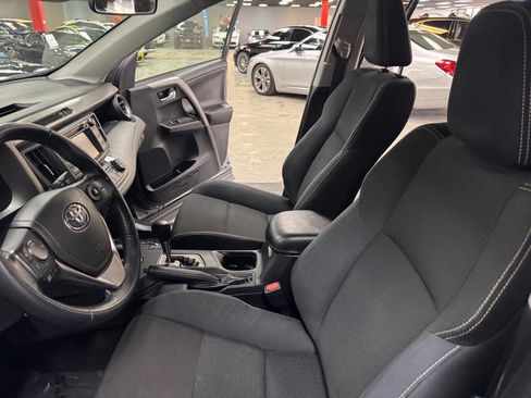 Used 2018 Toyota RAV4 XLE image 34