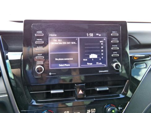 Used 2023 Toyota Camry SE image 11