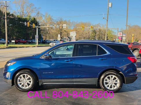 Used 2020 Chevrolet Equinox LT w/ Driver Convenience Package image 2