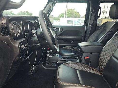 Used 2023 Jeep Wrangler Unlimited Sahara AWD/4WD image 2