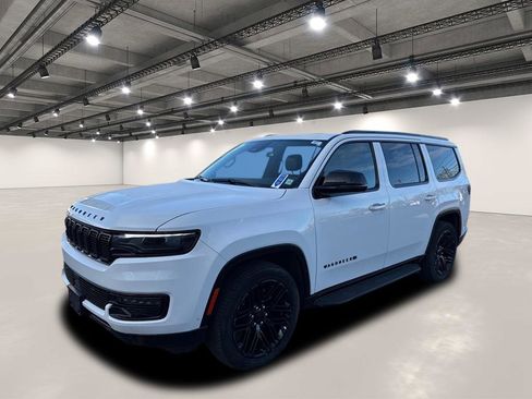 Used 2024 Jeep Wagoneer Series II image 3