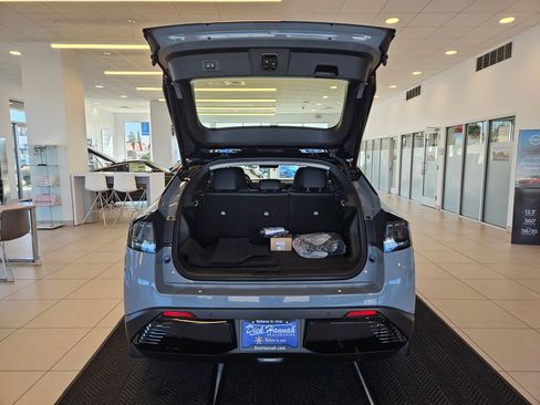 New 2026 Nissan Leaf Platinum+ w/ Cargo Package (Platinum+) image 9