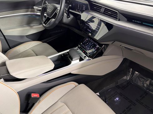 Used 2023 Audi e-tron Chronos w/ Chronos Package image 15