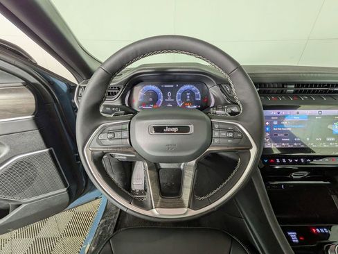 New 2026 Jeep Grand Cherokee Limited w/ Limited Altitude Package AWD/4WD image 19